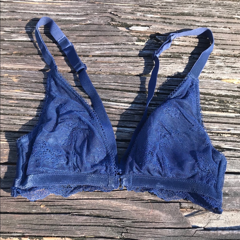 SOLD ♥️NWOT VS Bralette